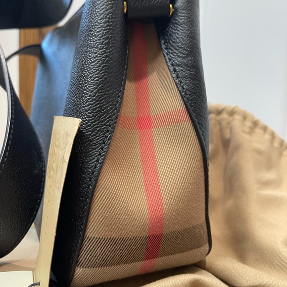 Burberry Bag - Picture 2 of 11